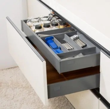 Internal cutlery drawer